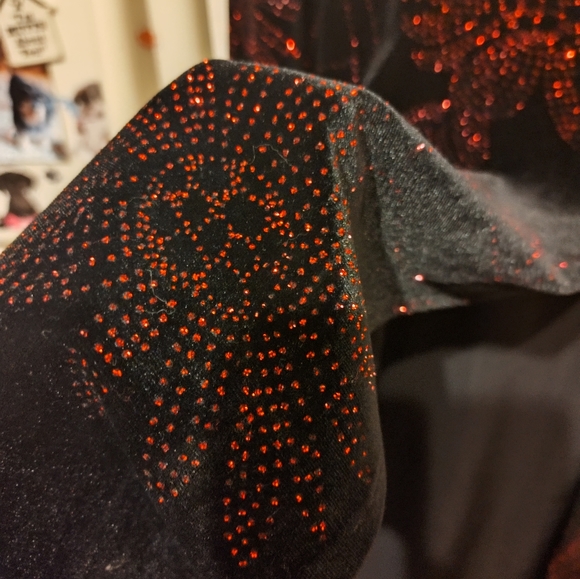 3x Black Velvet with Red Cardigan - Picture 2 of 3